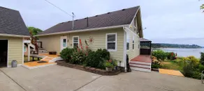 Waterfront Beach House - Image 3