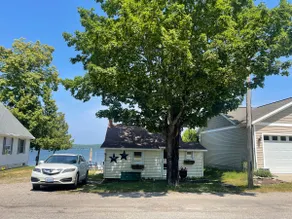 The Canary Cottage - Private Lakefront - Image 3