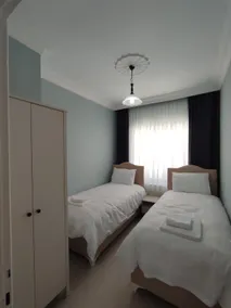3 Bedroom Central Apartment For 8 People. Floor 3 - Image 4