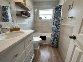 POOL home with Mini Golf! 3 BR/1BA - Image 3