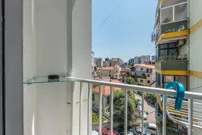 Sunny Central Apartment 3*Free Private Parking* - Image 5