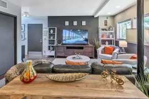 Modern Garden Loft with Spa - Image 3