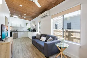 Seaside Serenity: Modern Cottage with Spa - Image 2