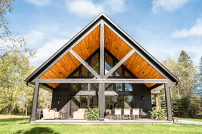 Spacious Betsie River Retreat near Crystal Mtn. - Image 3