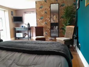 Lodge – Guest Annex ensuite (Garden) Room - Image 3