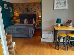 Lodge – Guest Annex ensuite (Garden) Room - Image 2