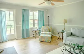 Peaceful 3BR/2BA Near EVERYTHlNG - Image 3
