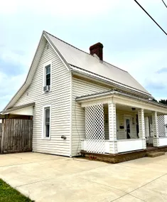 The Cottage on Franklin - Image 2