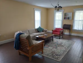 Centre Hall Farmhouse - Image 3
