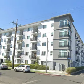 Modern, Cozy Apartment in Los Angeles! - Image 2