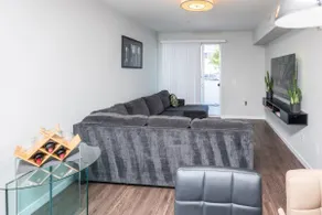 Modern, Cozy Apartment in Los Angeles! - Image 5