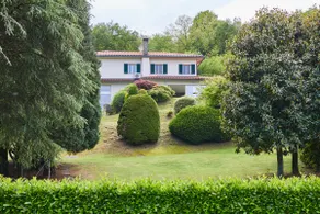 MAJOR LAKE VILLA WITH GARDEN & SWIMMING POOL. AMAZING VIEW ON THE LAKE AND ALPS - Image 3