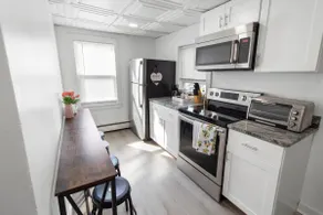Bright 2BR by Boston Waterfront - Image 4