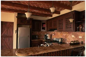 Beautiful House in La Mision - Image 5