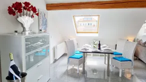 Famous; 24h Check-in, 5 guests, AC & loggia - Image 5