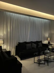 Modern room and lounge, self check-in - Image 3