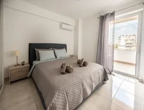 Cozy 2-bedroom Apartment in Piraeus (ERM_E9) - Image 4