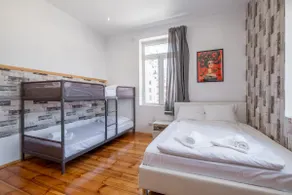 3BR City Centre | Sleeps 9 | 2 Baths + Terrace - Image 2