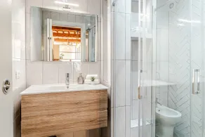 [Private Parking] Designer Condominium in the Center - Image 5