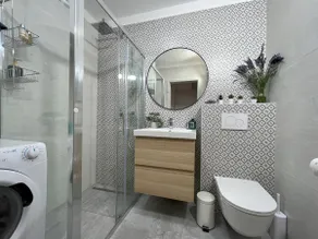 A modern apartment in the old city center - Image 5