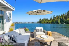 Driftwood Landing - A Luxury Beachfront Cottage - Image 4
