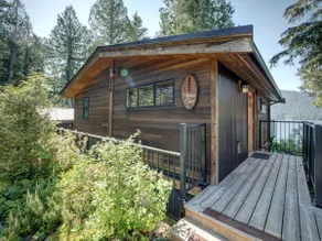 Hera's Cove - Oceanfront Oasis - Pet Friendly - Image 2