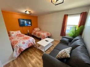Apt 6 min to airport Wi-Fi+AC+Parking+Laundry - Image 3