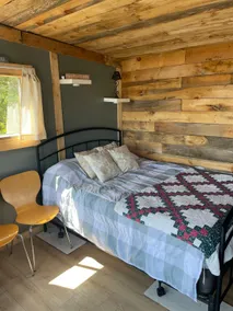 Ocean front rustic cabin - Image 5