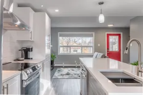 Modern Downtown 3BR 2B Home - Image 3
