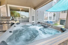 Modernized Retreat: Pool, Hot Tub, EV & Arcade! - Image 2