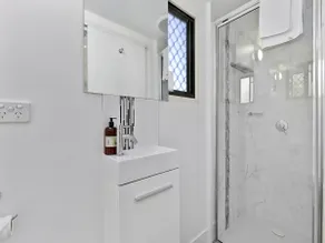 Deluxe Cabin with Private Bathroom - T - Image 5