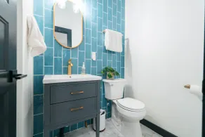 Budget/Pet Friendly Light Filled DTWN Modern Oasis - Image 2