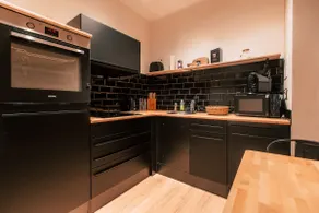 *Metropolitan* luxury in the heart of the old town - Image 4