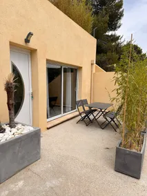 2-bedroom ground floor apartment, residence with air conditioning and terrace - Image 2
