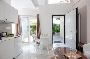 Maisonette 24h Free Airport Shuttle| Alekos Suites - Image 4