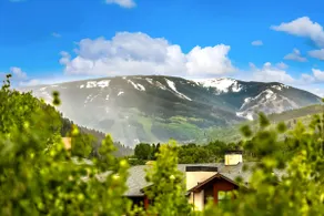 Avon Base Camp at the Seasons - Image 4