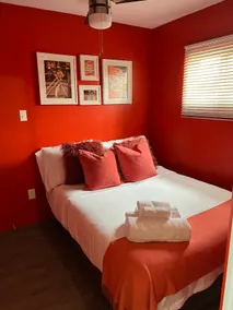 Soleil - Bright & Fun 2BD Suite - Image 5