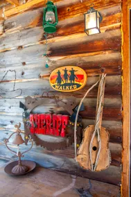 Cowboy cabin - Image 2