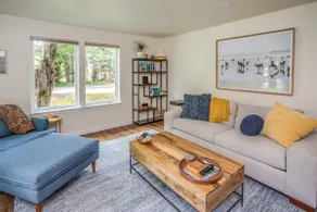 Quaint Bungalow w/ Beach Access - Image 2
