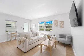 Spacious villa - near golf courses and beach - Image 4