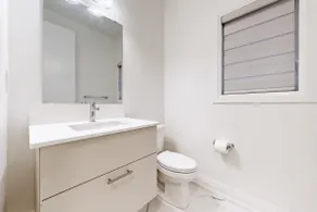 Charming cozy 3 floors home with 4 + bedrooms - Image 2