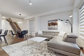 Charming cozy 3 floors home with 4 + bedrooms - Image 5
