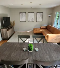 Light and airy, a wooded escape - Image 3