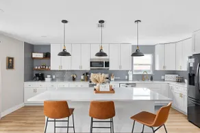 Modern Family Retreat, Mins to Downtown, Sleeps 8 - Image 4