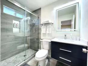 New Renovated Modern House (Up to 6) Near DTLA - Image 5