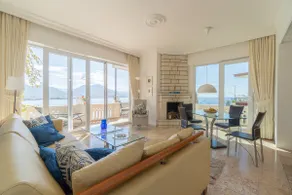 In the hearth of city, seaview. - Image 2