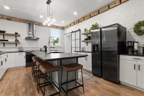 County Line Farmhouse - Image 3