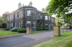 Period apartment near Halifax. - Image 2