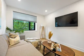 Contemporary Apt in Central Toronto - Image 5
