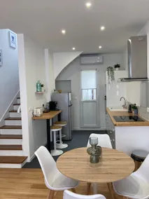 La Petite Maison, heart of the city, Air-conditioned - Image 4